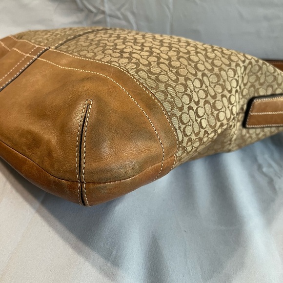 AUTHENTIC Coach convertible cross body - Picture 5 of 16